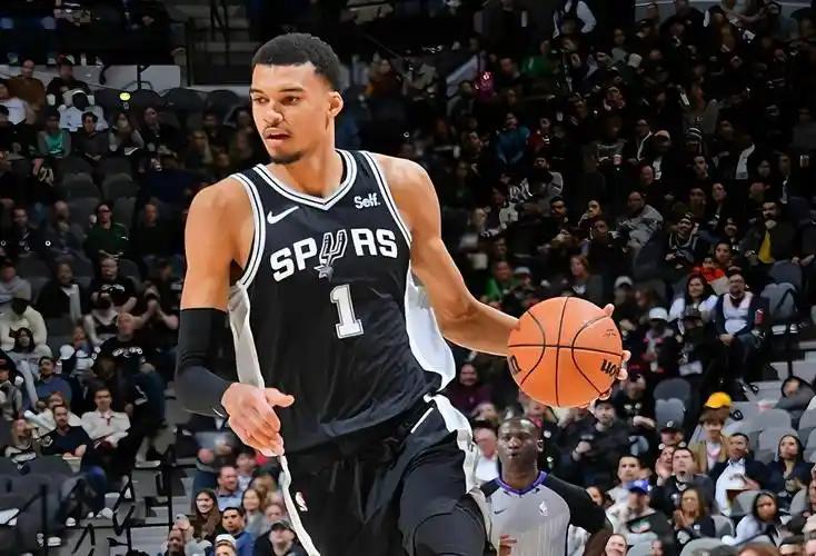 NBA内线群星向马刺递橄榄枝？联手文班亚马成新赛季最大诱惑